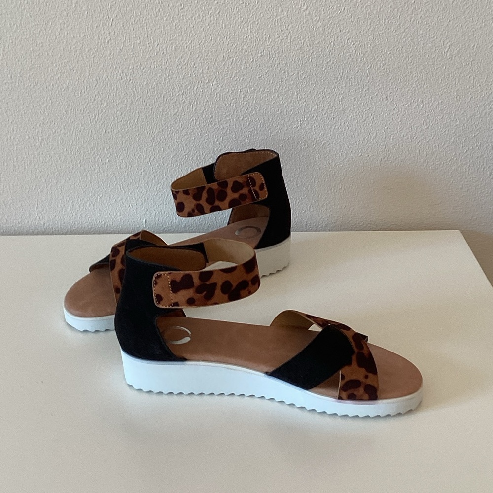 New WB Journee collection Leopard Print and Black Women's Sandals